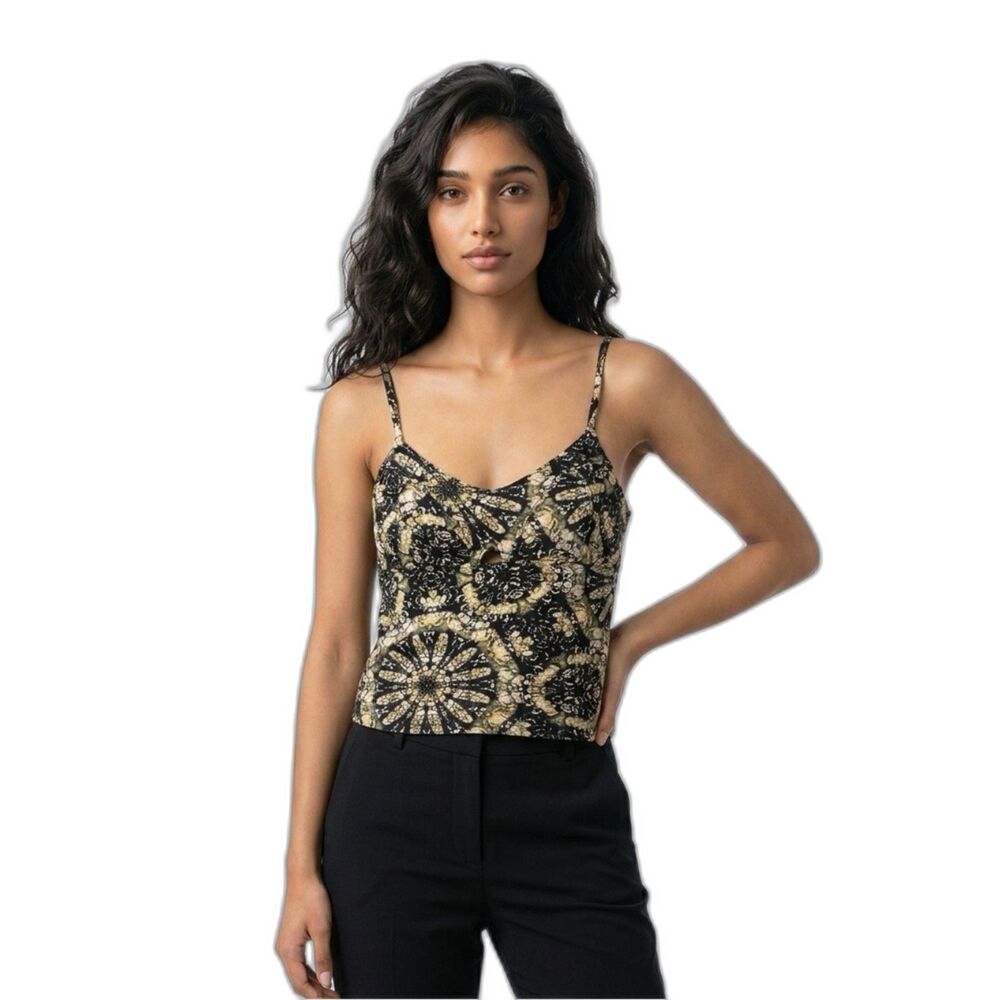 Van’s Women’s Medium Cropped Camisole.            LTOP646